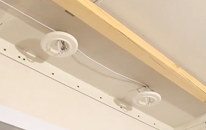 крепления для точечных светильников в натяжной потолок